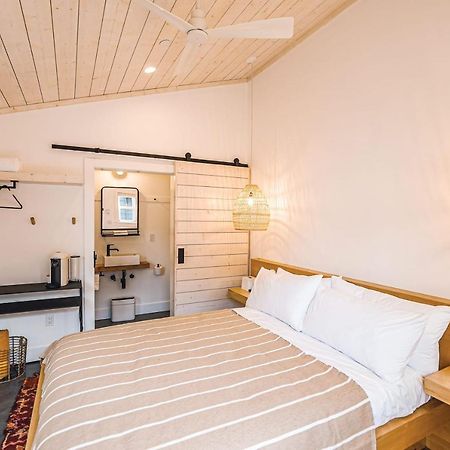 Mini Shortboard Room With A Queen Bed Stinson Beach Exterior foto