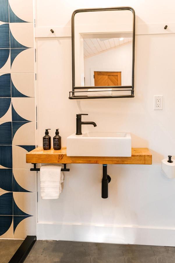Mini Shortboard Room With A Queen Bed Stinson Beach Exterior foto